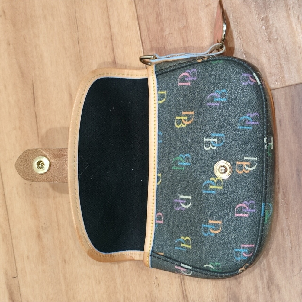 Dooney & Bourke Vintage Black Rainbow Signaturw Monogram Clutch Wallet CALLOUTS - Picture 11 of 14